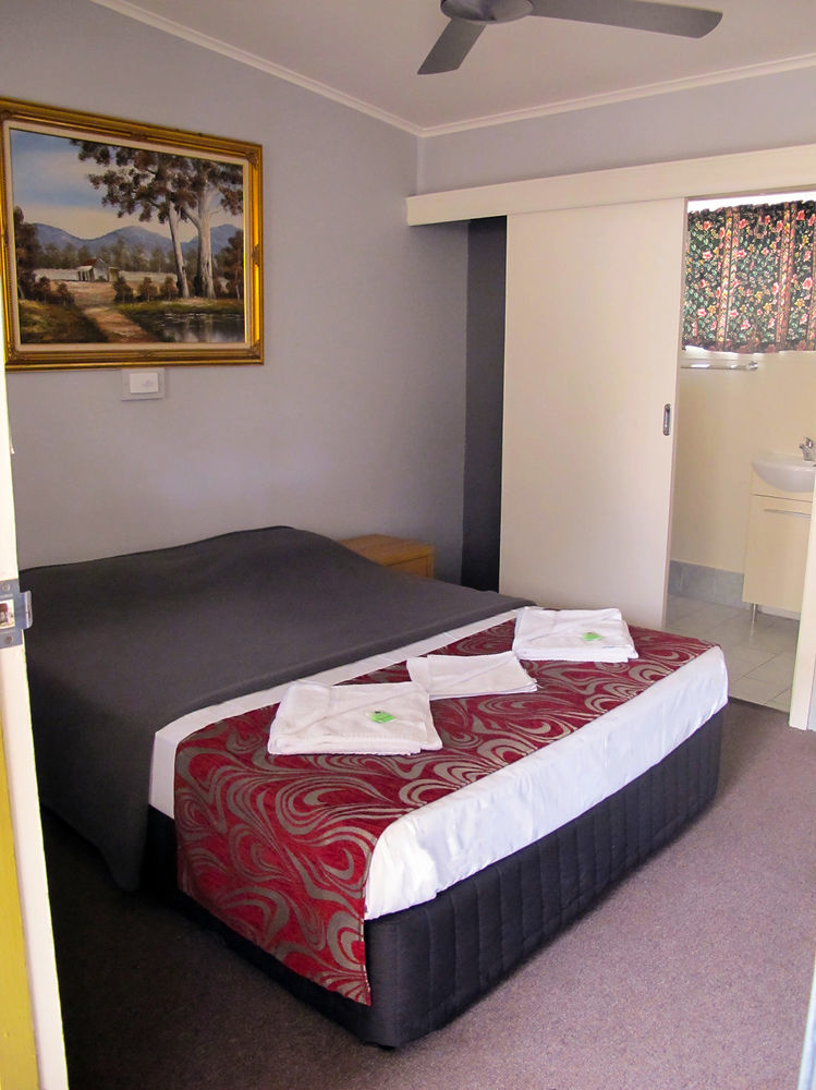 Royal Hotel סינגלטון מראה חיצוני תמונה