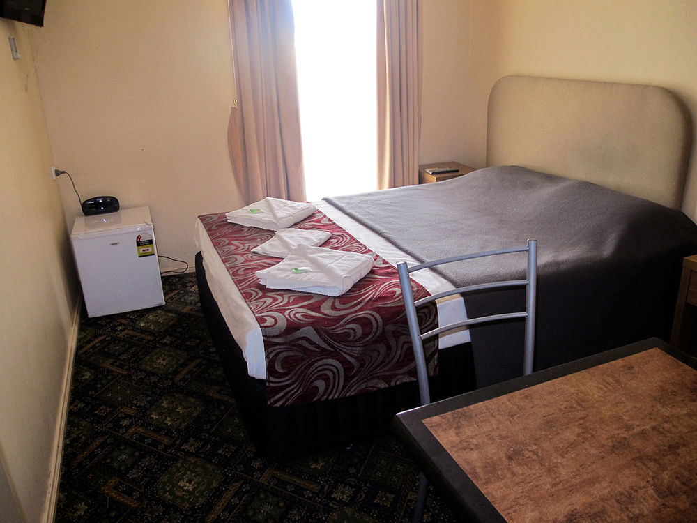 Royal Hotel סינגלטון מראה חיצוני תמונה