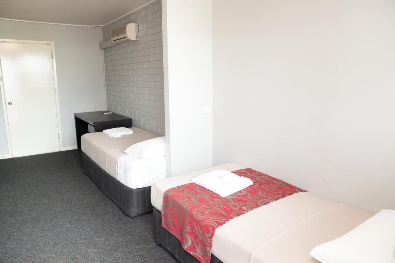 Royal Hotel סינגלטון מראה חיצוני תמונה