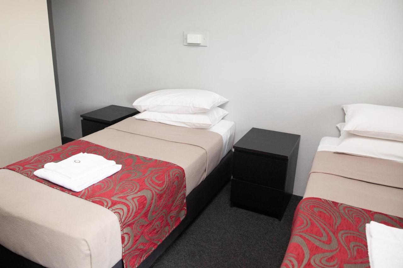 Royal Hotel סינגלטון מראה חיצוני תמונה