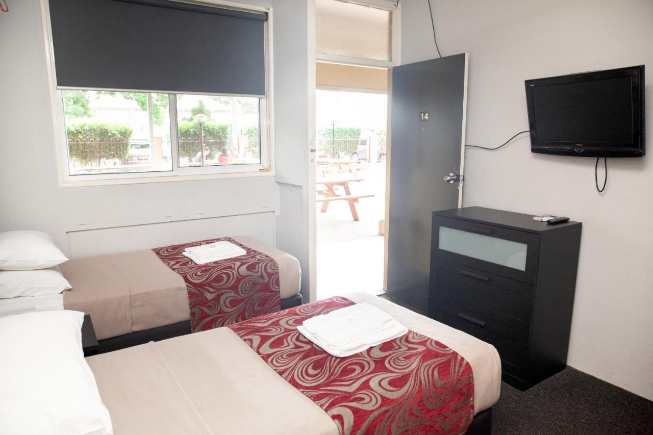 Royal Hotel סינגלטון מראה חיצוני תמונה
