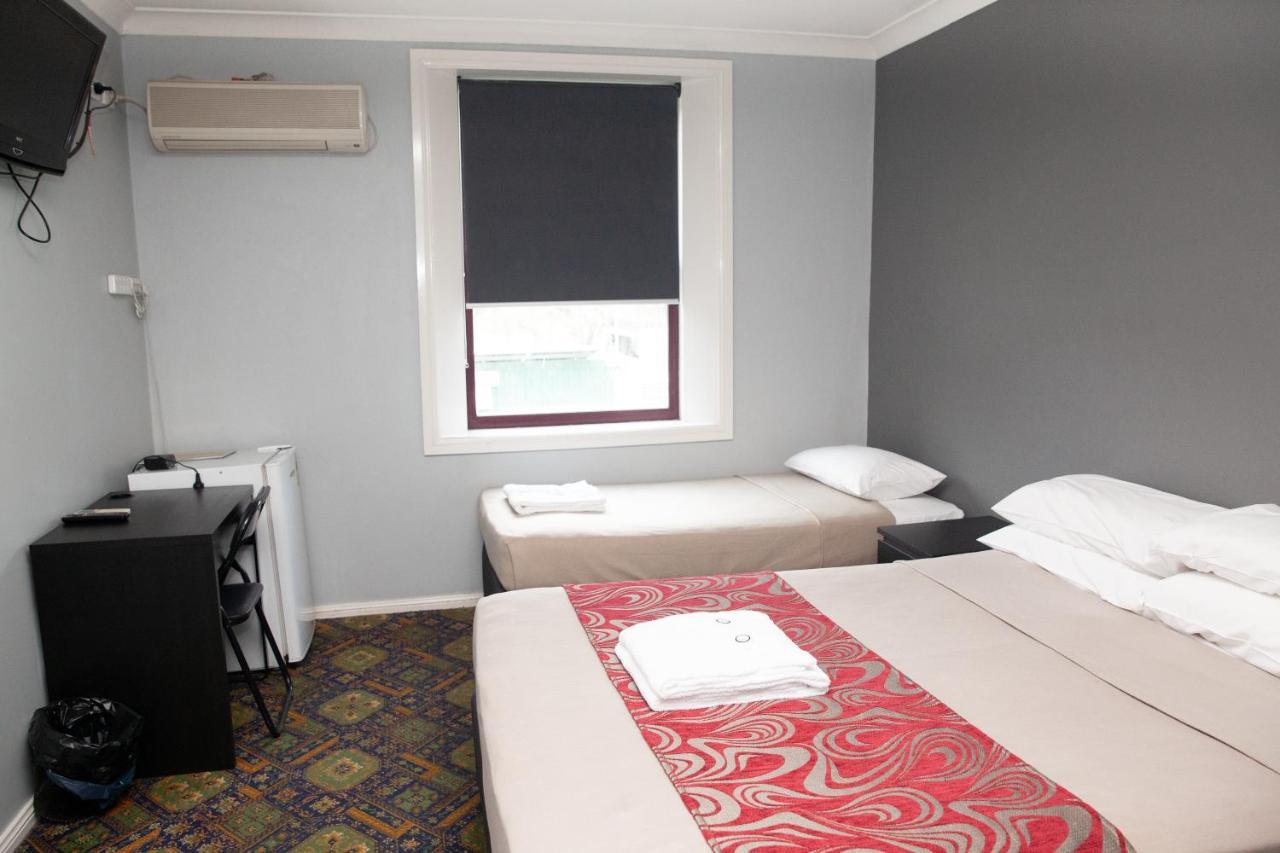 Royal Hotel סינגלטון מראה חיצוני תמונה
